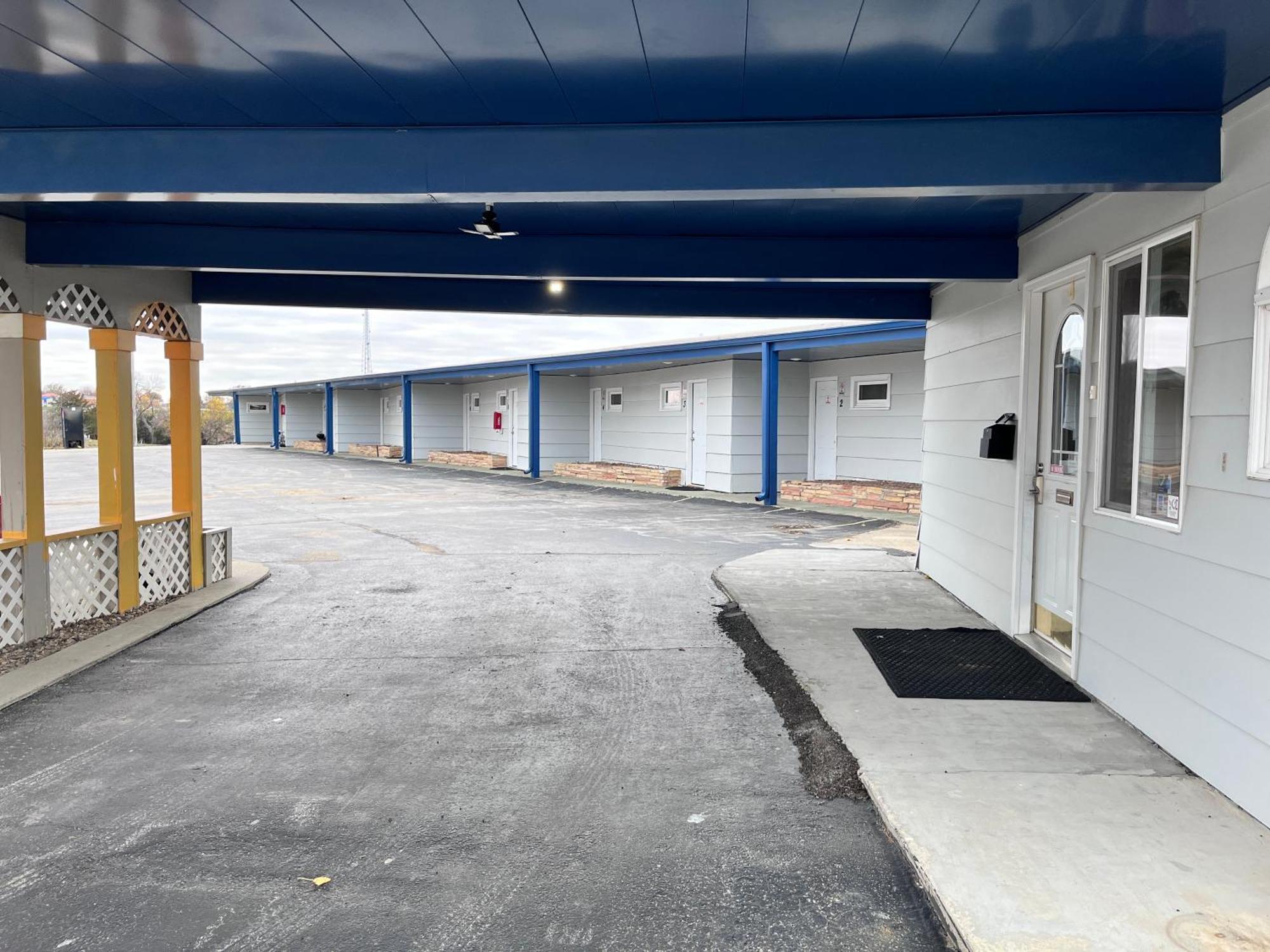 Midway Motel Guthrie Center Exterior photo